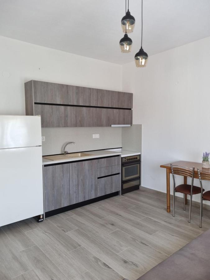 Chriselia Apartment Неа Рода Екстериор снимка